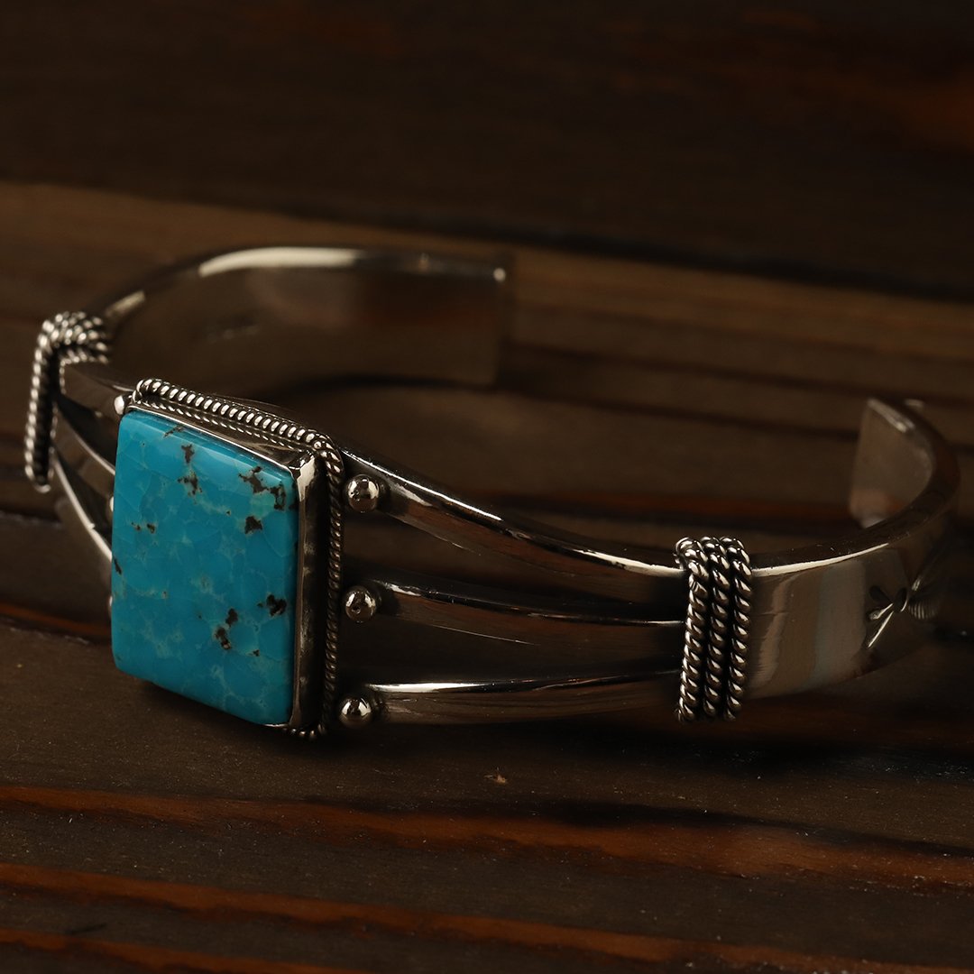 Bangle by Steve Arviso